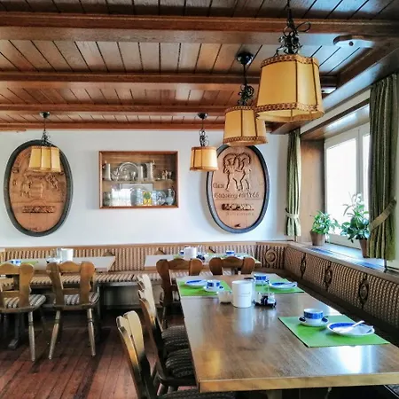 Grüner Baum Frühstückspension Langenau